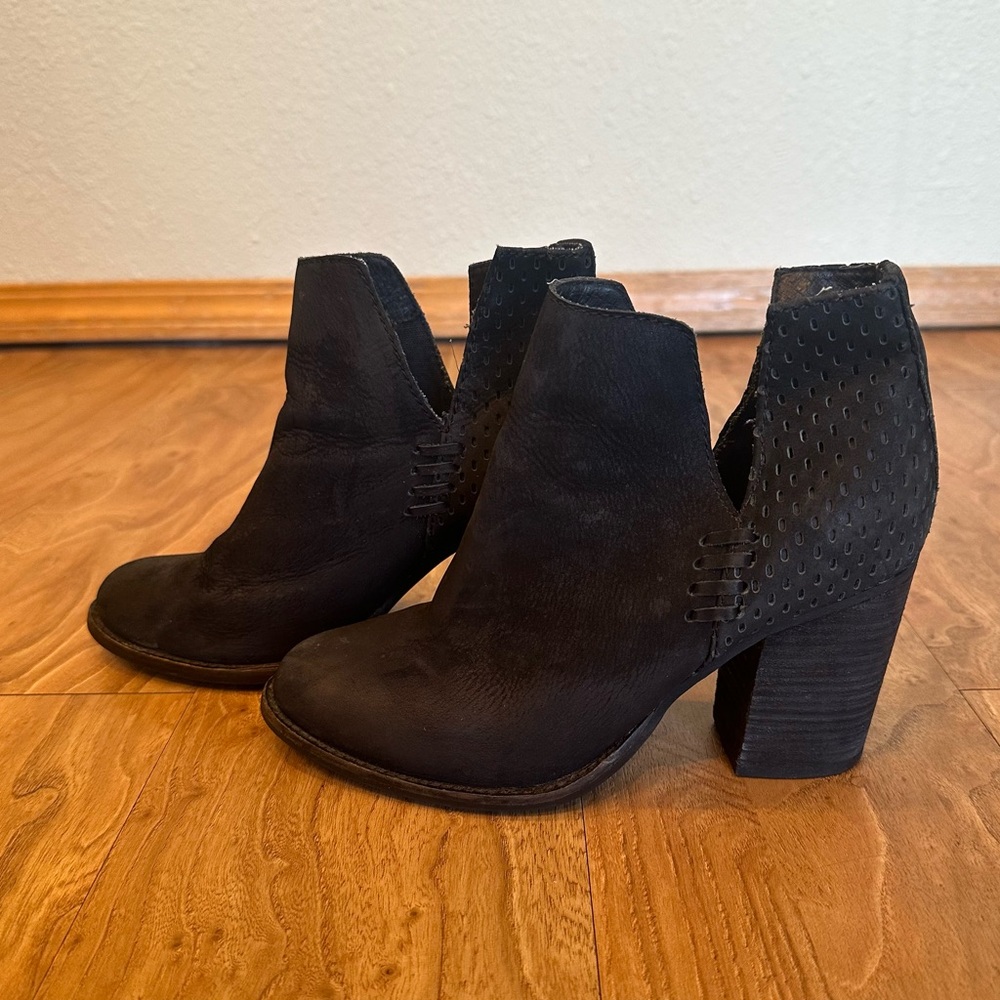 Steve Madden black suede booties, size 7.